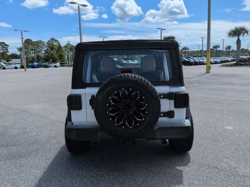 Used 2022 Jeep Wrangler Unlimited Sport AWD/4WD image 6
