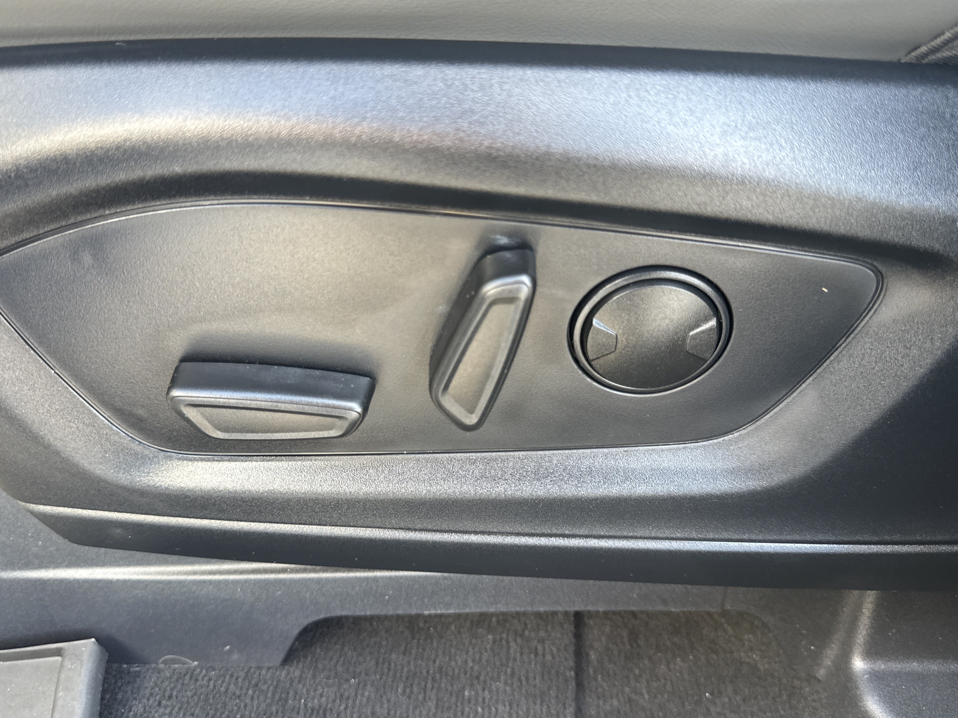 Used 2026 Ford Explorer Active w/ Active Comfort Package RWD image 10
