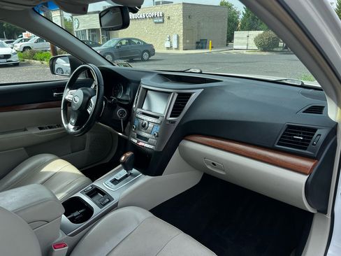 Used 2013 Subaru Outback 2.5i Limited image 21