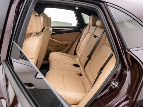 New 2026 Porsche Macan image 17