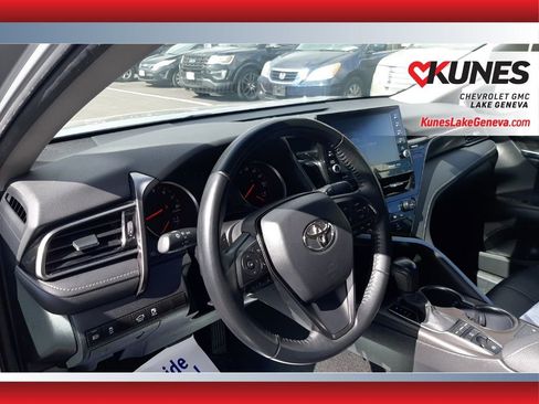 Used 2022 Toyota Camry XSE FWD image 14