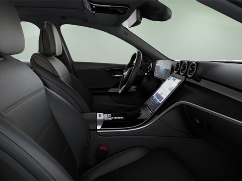 Used 2025 Mercedes-Benz C 300 Sedan image 39