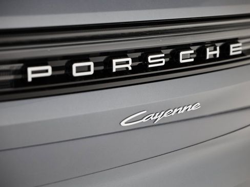 New 2026 Porsche Cayenne image 14