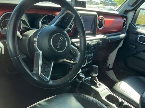 Used 2018 Jeep Wrangler Unlimited Rubicon image 18