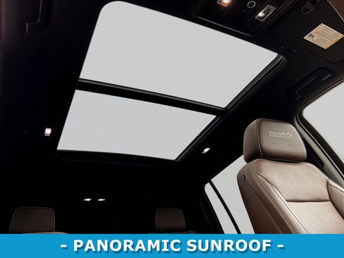 Used 2022 Chevrolet Suburban High Country AWD/4WD image 28