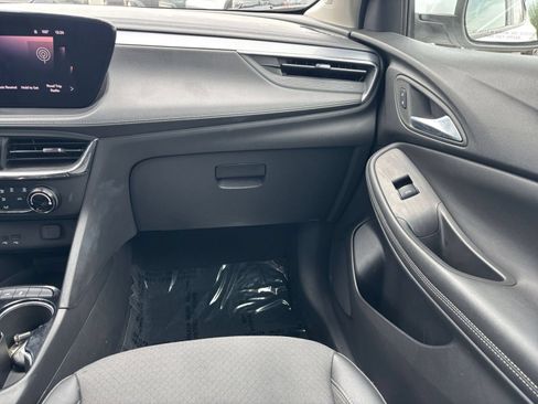 Used 2025 Buick Encore GX Preferred AWD/4WD image 33