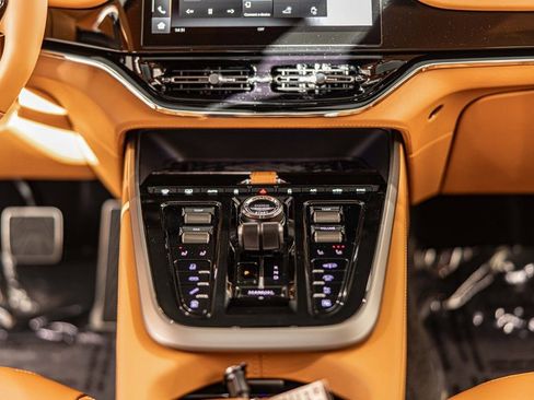 New 2026 Aston Martin DBX 707 image 39