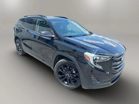 Used 2019 GMC Terrain SLE w/ Driver Convenience Package FWD image 2