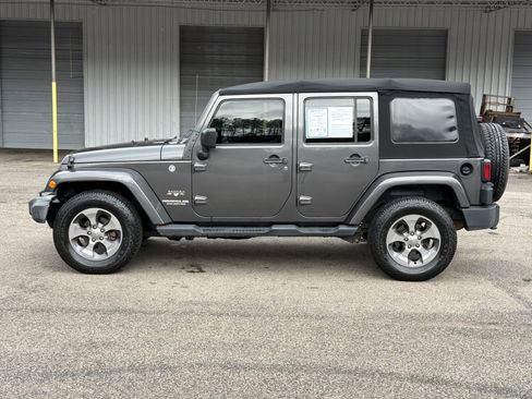Used 2017 Jeep Wrangler Unlimited Sahara w/ Max Tow Package image 6
