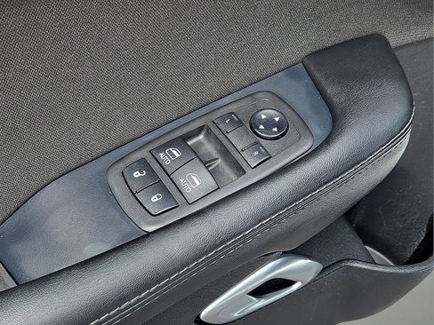 Used 2021 Dodge Challenger SXT w/ Driver Convenience Group RWD image 16