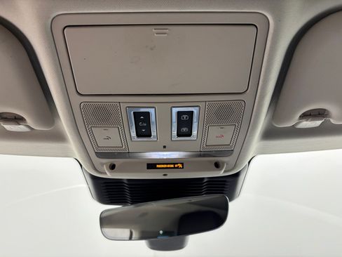 Used 2023 Land Rover Range Rover Evoque S AWD/4WD image 12