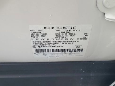 Certified 2022 Ford Explorer Platinum w/ Equipment Group 601A image 33