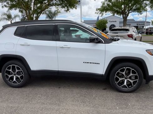 Used 2025 Jeep Compass Limited AWD/4WD image 8