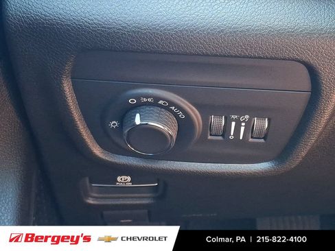 Used 2024 Jeep Grand Cherokee Altitude AWD/4WD image 25