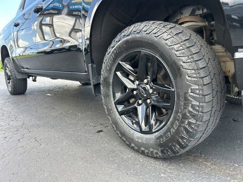 Used 2021 Chevrolet Silverado 1500 LT Trail Boss w/ Convenience Package II AWD/4WD image 11