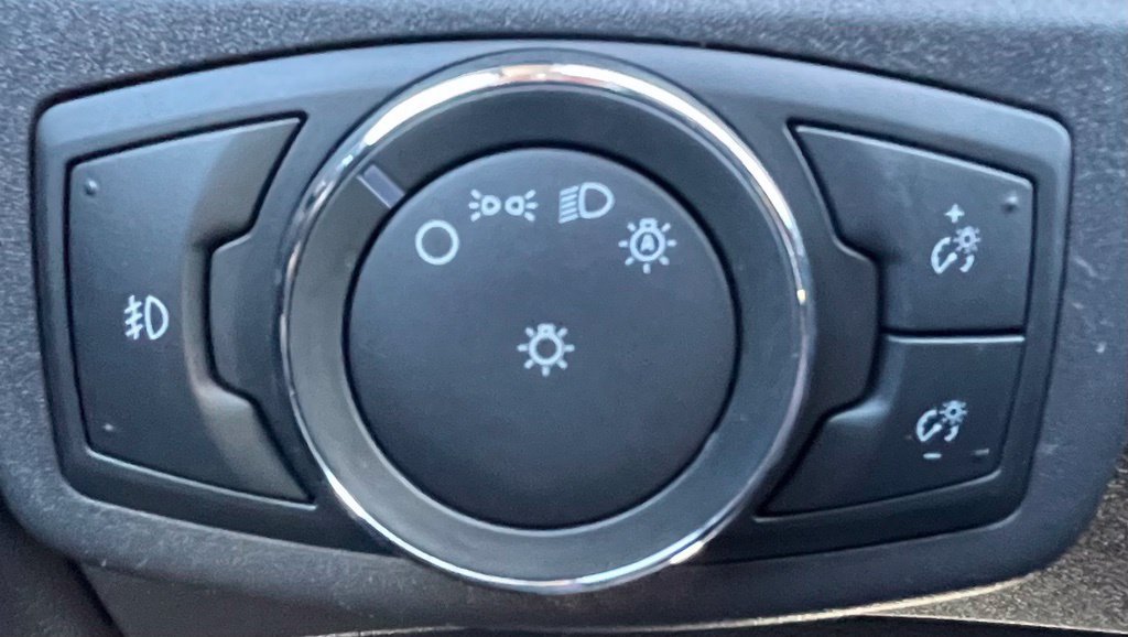 Used 2014 Ford Fusion SE FWD image 21
