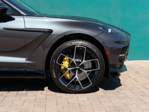 Used 2025 Aston Martin DBX 707 AWD/4WD image 21