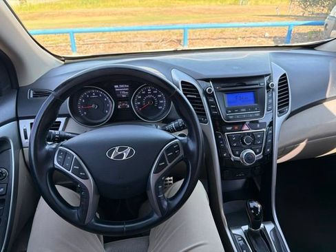 Used 2014 Hyundai Elantra GT w/ Option Group 02 FWD image 21