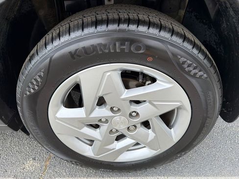 Used 2024 Hyundai Kona SE FWD image 19