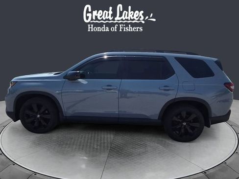 Used 2025 Honda Pilot Black Edition image 2