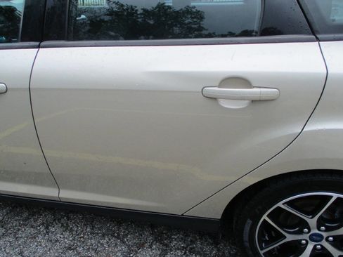 Used 2017 Ford Focus SEL FWD image 15