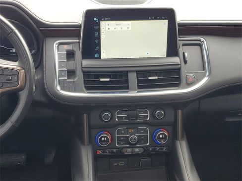 Used 2023 Chevrolet Suburban High Country image 31