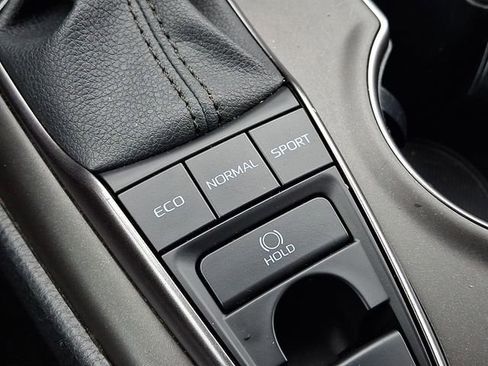 Used 2023 Toyota Camry SE w/ Cold Weather Package image 25