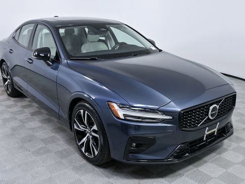 Used 2024 Volvo S60 B5 Core w/ Climate Package FWD image 27