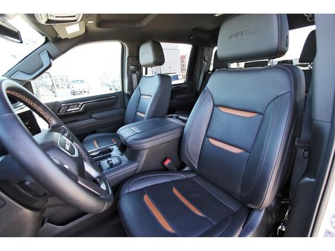 Used 2025 GMC Sierra 2500 AT4 image 25