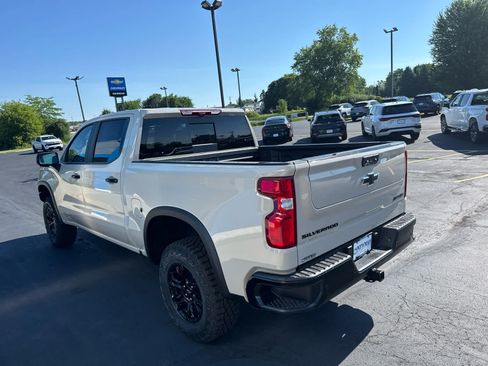 New 2026 Chevrolet Silverado 1500 ZR2 w/ LPO, Dark Essentials Package AWD/4WD image 11
