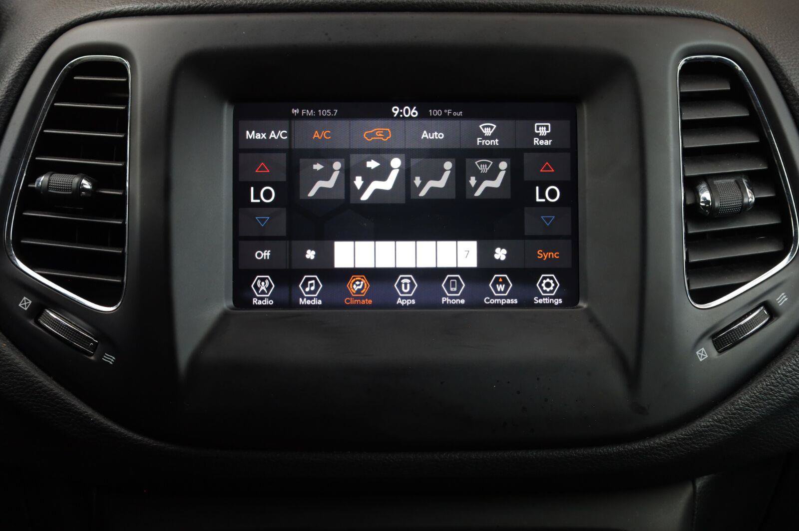 Used 2019 Jeep Compass Latitude FWD image 36