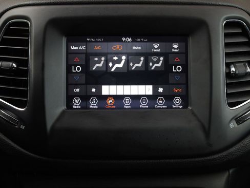Used 2019 Jeep Compass Latitude FWD image 36