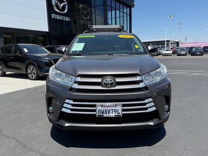 Used 2018 Toyota Highlander Plus w/ Preferred Accessory Package