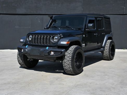 Used 2020 Jeep Wrangler Unlimited Sport AWD/4WD image 5
