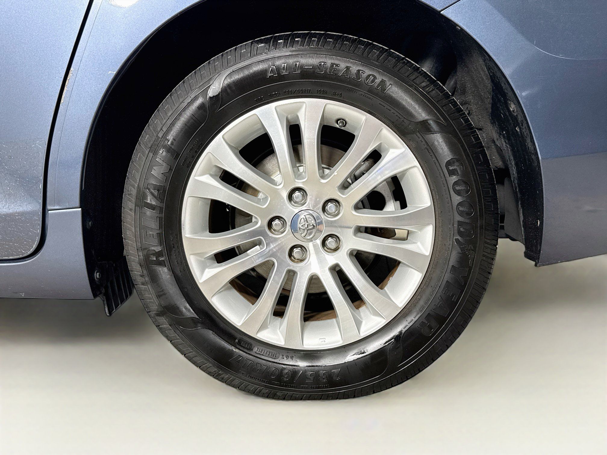 Used 2014 Toyota Sienna XLE w/ XLE Premium Package FWD image 40