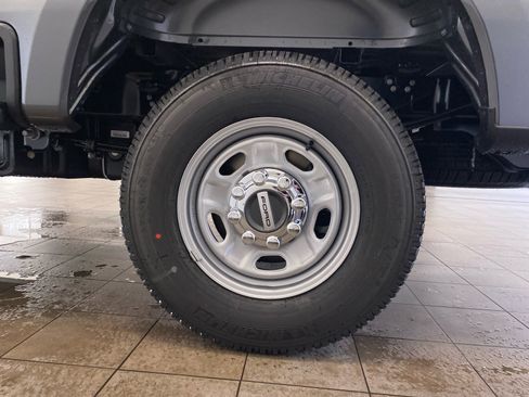 New 2026 Ford F250 XL w/ XL Chrome Package image 22