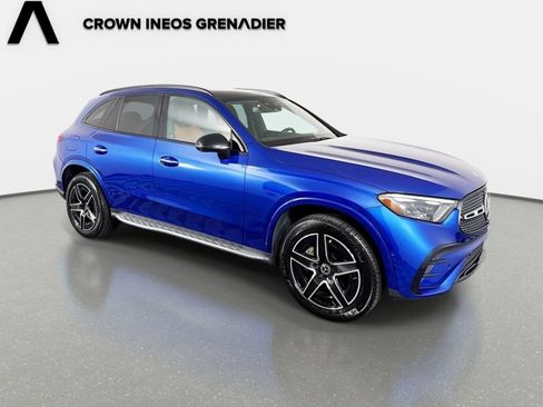 Used 2023 Mercedes-Benz GLC 300 4MATIC image 3