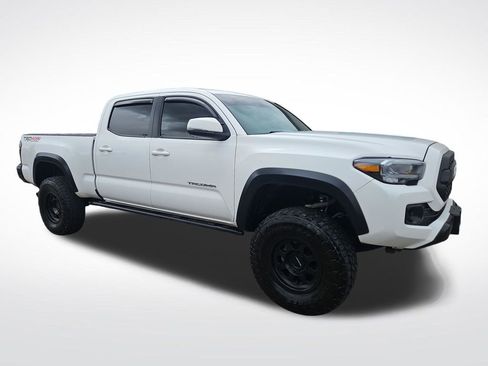 Used 2023 Toyota Tacoma TRD Off-Road AWD/4WD image 7