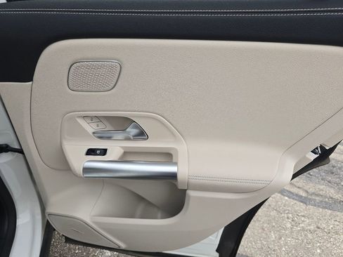 Used 2021 Mercedes-Benz GLA 250 4MATIC image 25