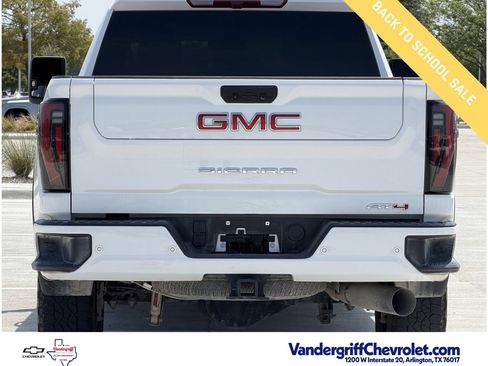 Used 2025 GMC Sierra 2500 AT4 AWD/4WD image 5