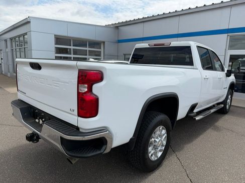 Used 2024 Chevrolet Silverado 3500 LT w/ Convenience Package AWD/4WD image 3
