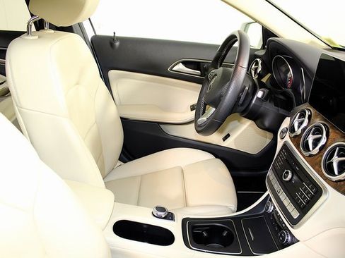 Used 2020 Mercedes-Benz GLA 250 4MATIC image 28