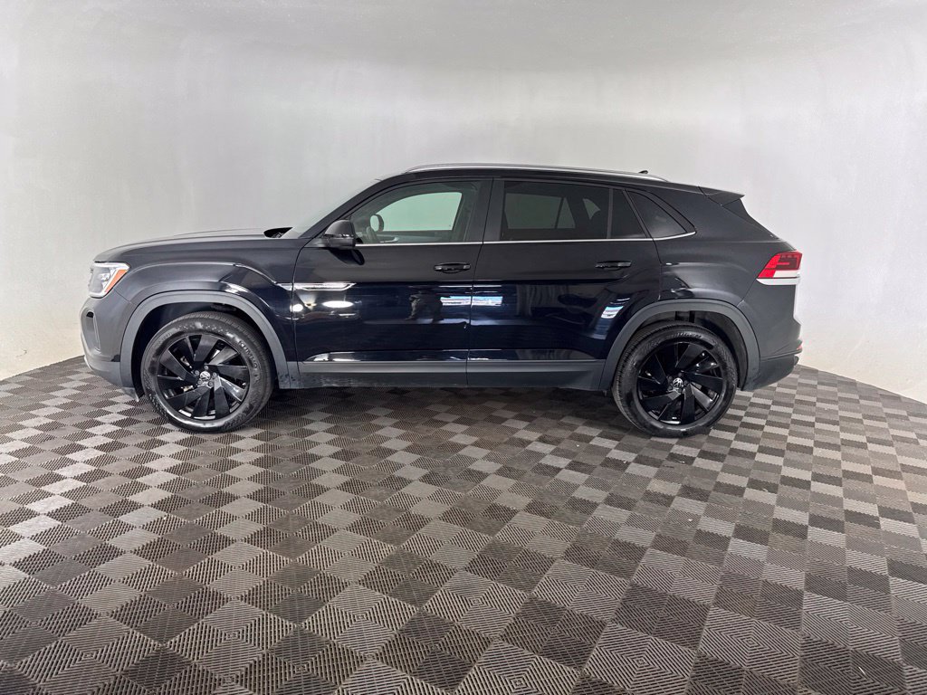 Used 2025 Volkswagen Atlas Cross Sport SE AWD/4WD image 13