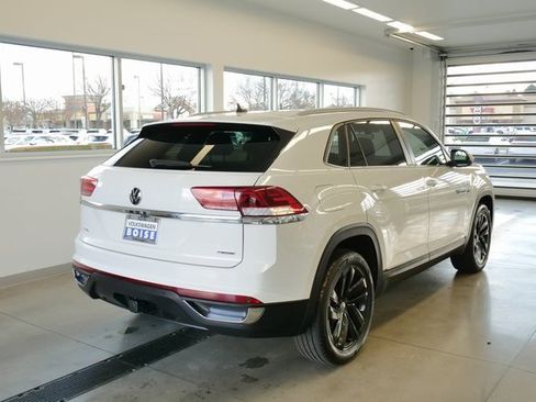 Used 2022 Volkswagen Atlas Cross Sport SE image 6