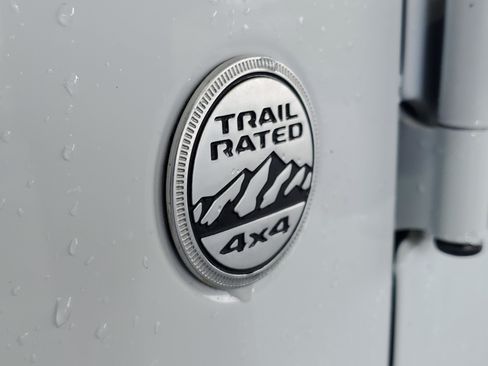 Used 2018 Jeep Wrangler Unlimited Sport AWD/4WD image 6