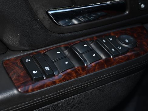 Used 2012 GMC Sierra 2500 Denali w/ Suspension Package, Off-Road image 10