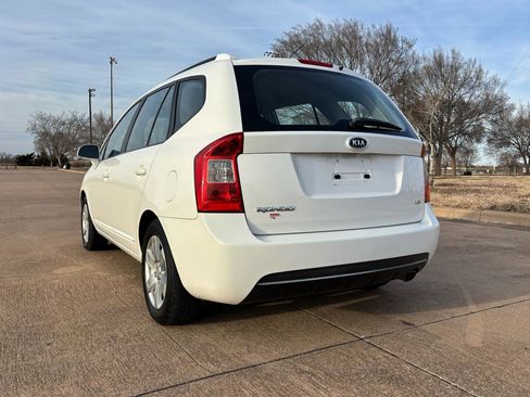 Used 2007 Kia Rondo LX image 7