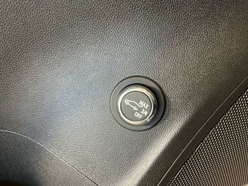 Used 2023 Buick Envision Avenir AWD/4WD image 25