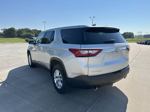 Certified 2021 Chevrolet Traverse LS FWD image 5
