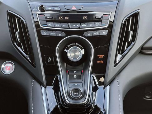 Certified 2025 Acura RDX SH-AWD w/ Advance Package image 17